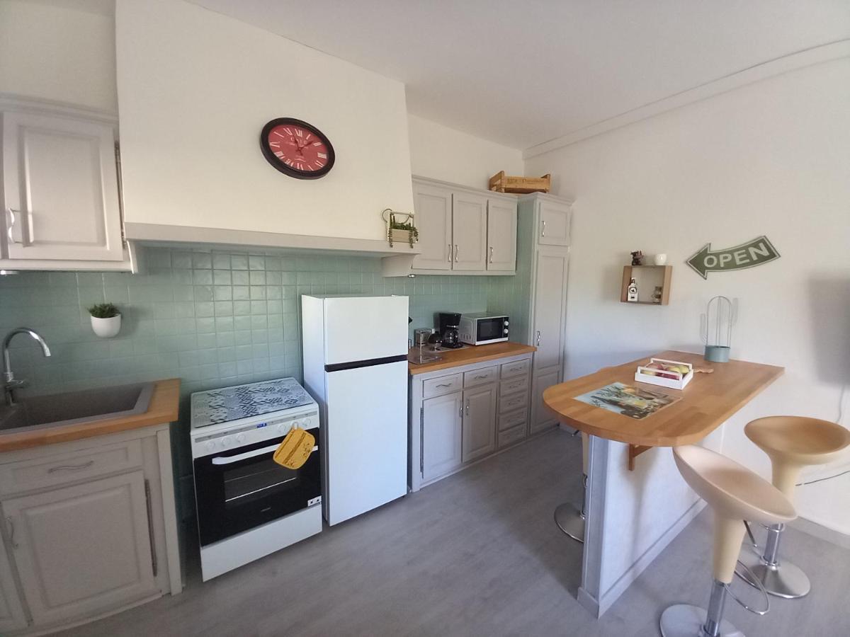 Mas provençal au cœur des vergers Vallabrègues Exterior foto